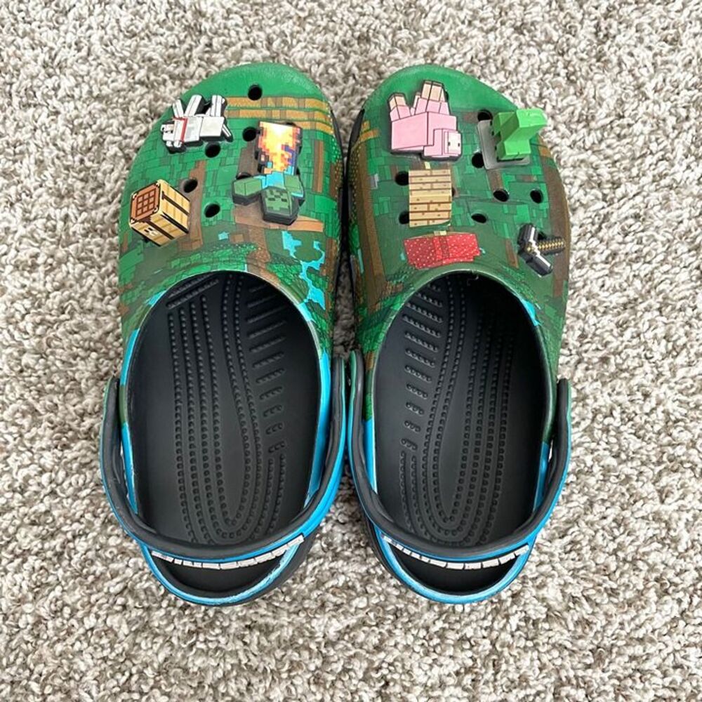 Size 3 / Boys Minecraft Crocs - Picture 5 of 8